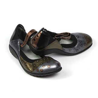 Matua - Metallic - No longer manufactured - Limited sizes available - All Sales Final